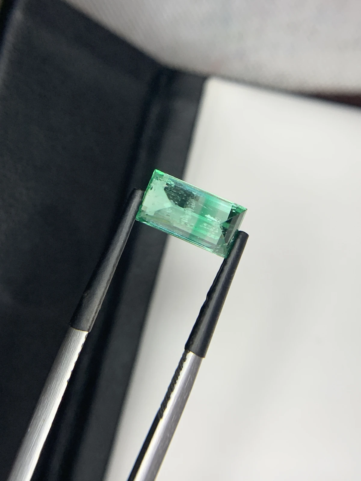 Natural Green Emerald 2.43 Carat Faceted Rectangular Cut Loose Gemstone — view 16